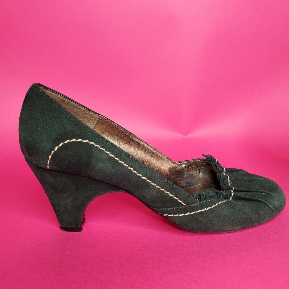 Green suede closed toe pumps